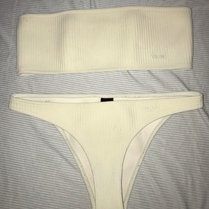 White Triangl Twinnie bikini set